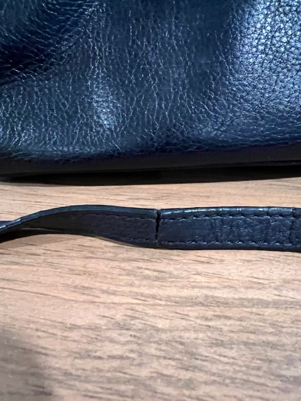 Michael Kors Jet Set Travel Pebbled Black Leather Crossbody Pouch with Gold Logo - Picture 12 of 16
